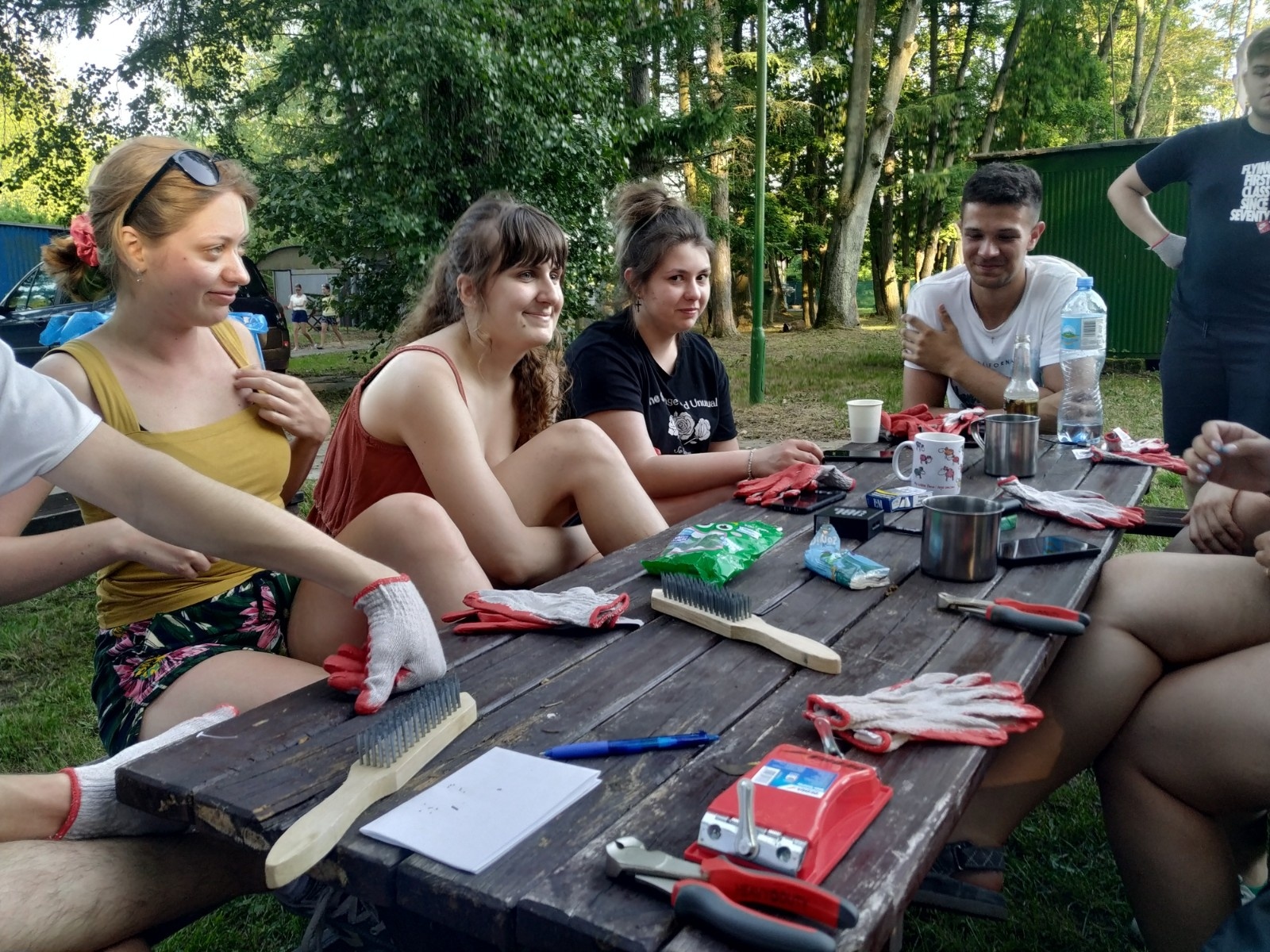 Zdjęcie w galerii na portalu naszraciborz.pl: Pleśna w rękach studentów architektury raciborskiej PWSZ wiadomości z regionu