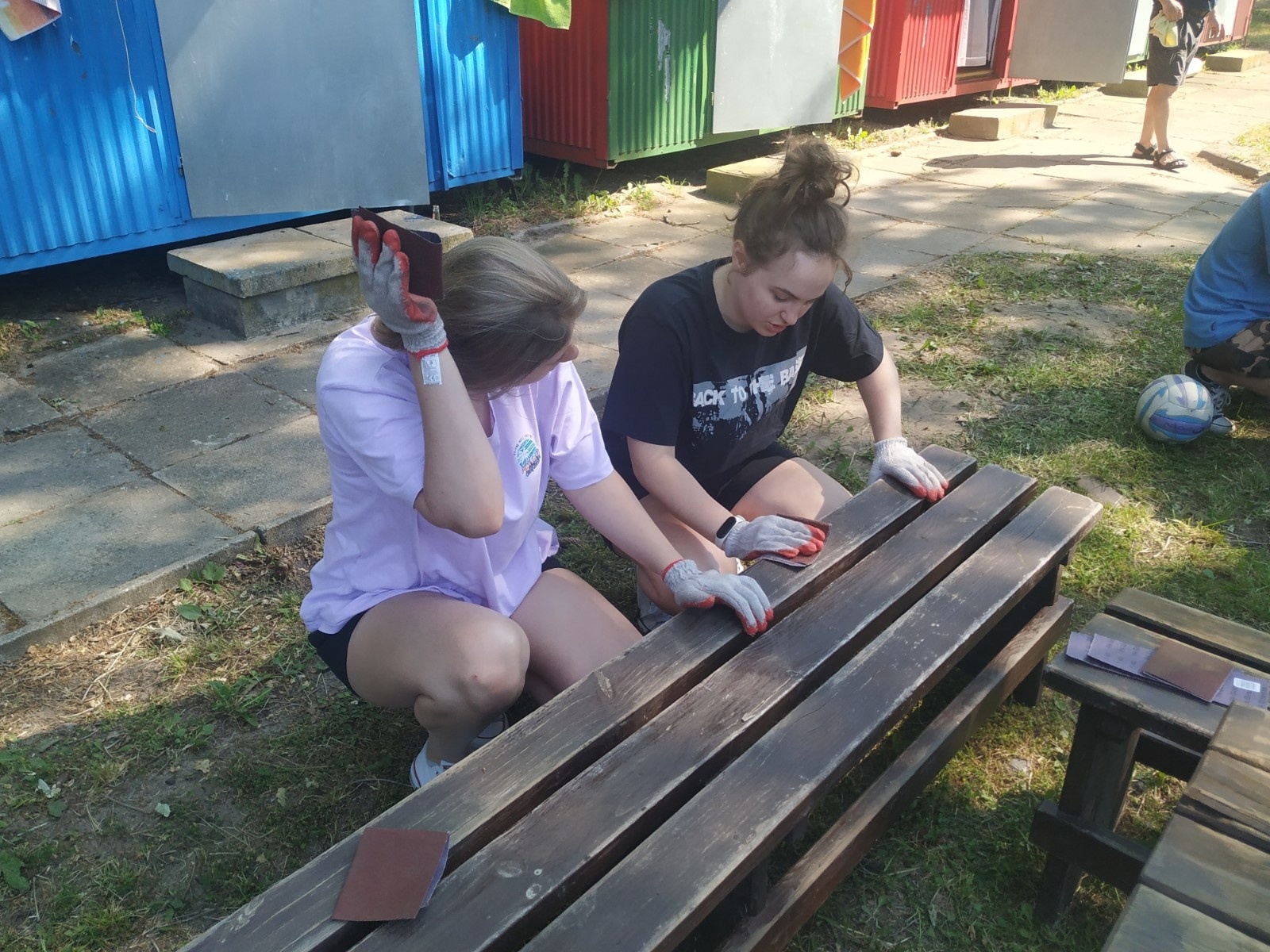 Zdjęcie w galerii na portalu naszraciborz.pl: Pleśna w rękach studentów architektury raciborskiej PWSZ wiadomości z regionu