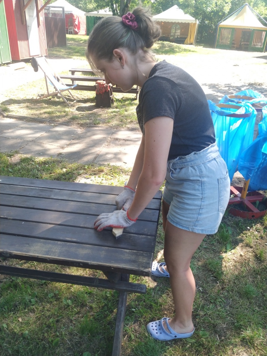 Zdjęcie w galerii na portalu naszraciborz.pl: Pleśna w rękach studentów architektury raciborskiej PWSZ wiadomości z regionu