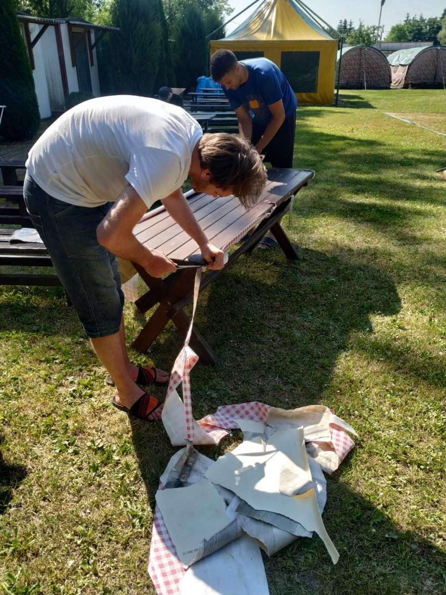 Zdjęcie w galerii na portalu naszraciborz.pl: Pleśna w rękach studentów architektury raciborskiej PWSZ wiadomości z regionu