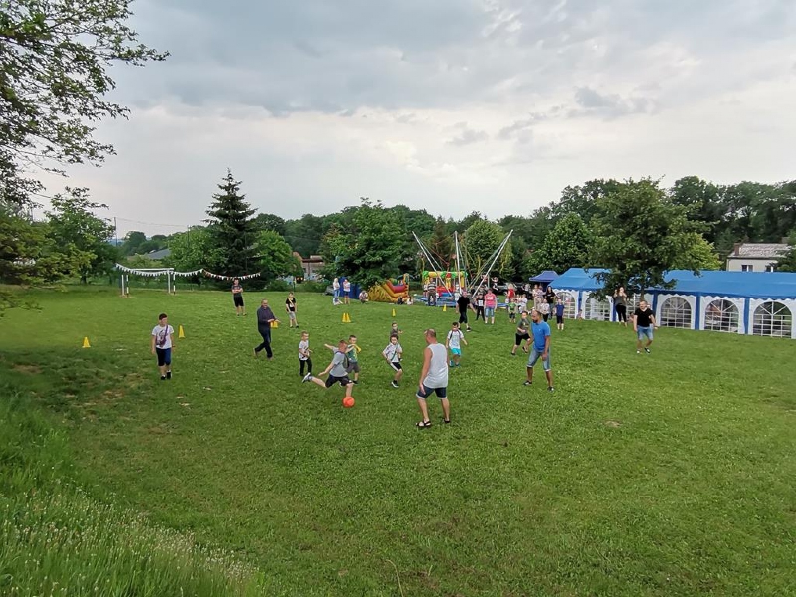 Zdjęcie w galerii na portalu naszraciborz.pl: Nowy rozdział w życiu szkoły w Brzeźnicy wiadomości z regionu