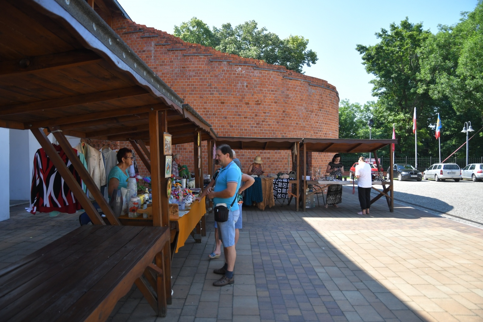 Zdjęcie w galerii na portalu naszraciborz.pl: Zamkowy pchli targ bez frekwencji wiadomości z regionu