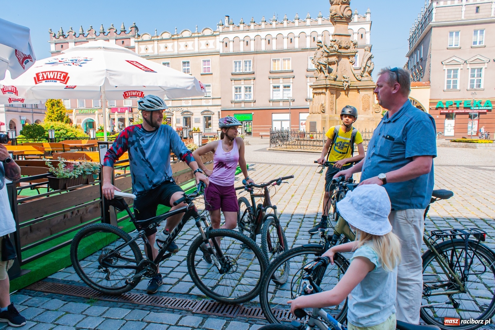 Zdjęcie w galerii na portalu naszraciborz.pl: Rowerowa eskapada na rozpoczęcie obchodów jubileuszu wiadomości z regionu