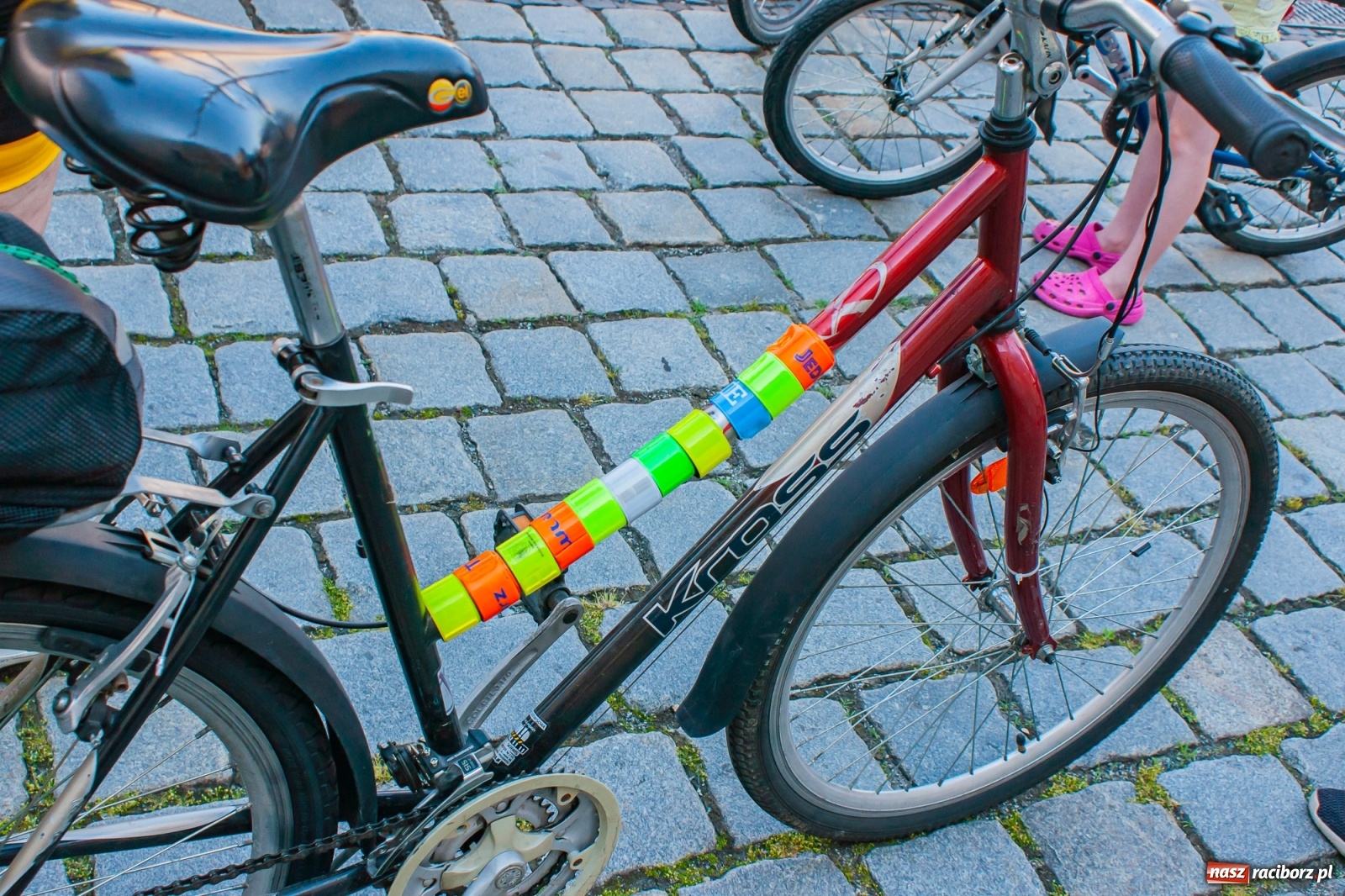 Zdjęcie w galerii na portalu naszraciborz.pl: Rowerowa eskapada na rozpoczęcie obchodów jubileuszu wiadomości z regionu