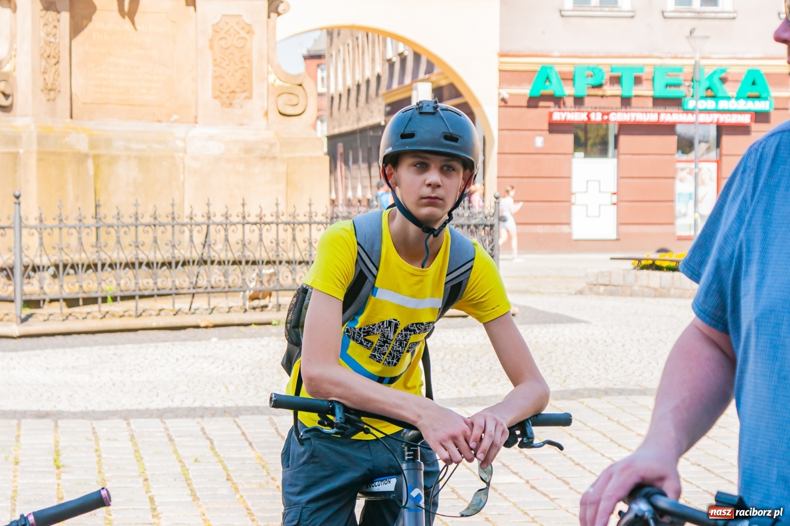 Zdjęcie w galerii na portalu naszraciborz.pl: Rowerowa eskapada na rozpoczęcie obchodów jubileuszu wiadomości z regionu