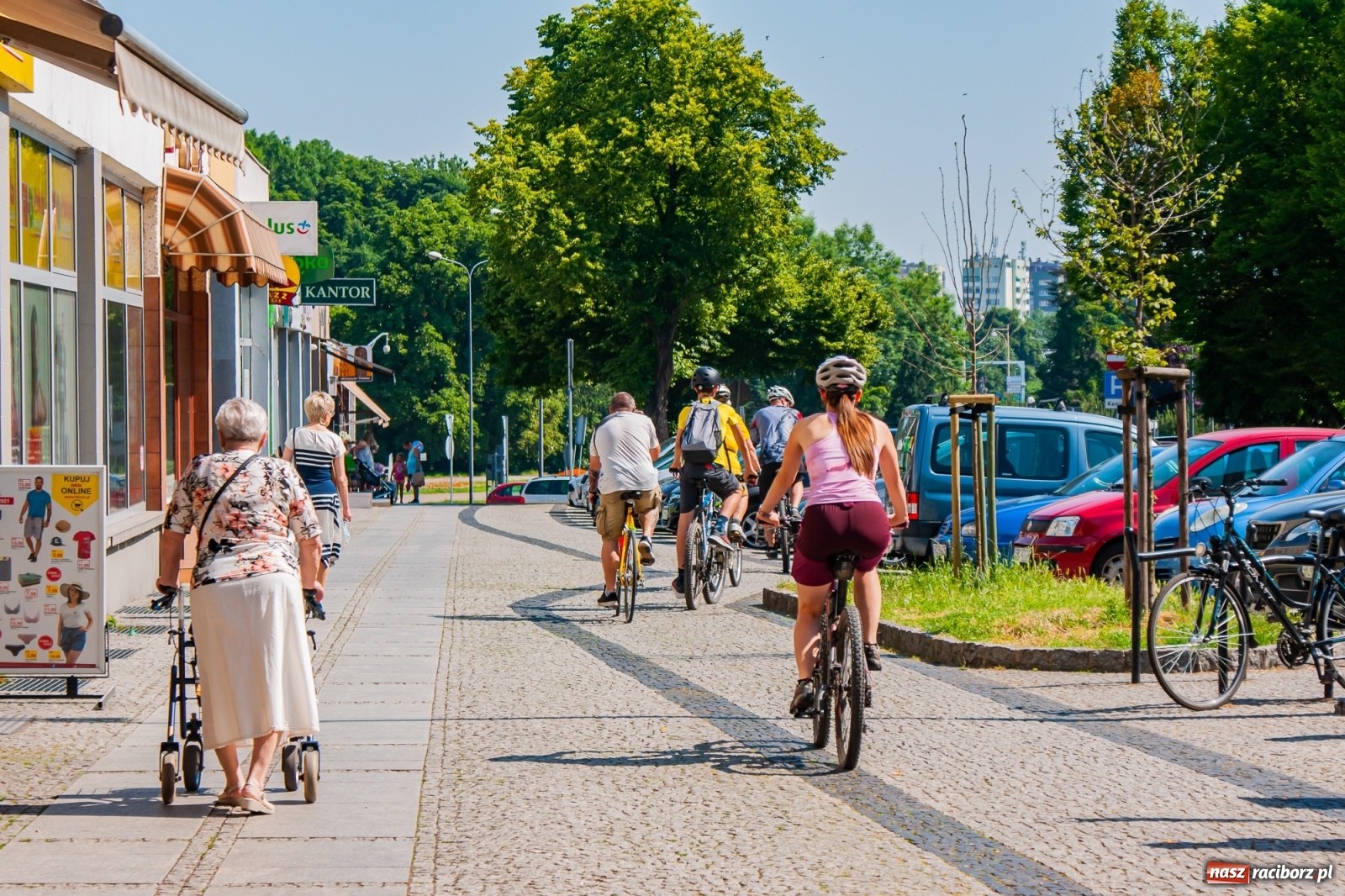 Zdjęcie w galerii na portalu naszraciborz.pl: Rowerowa eskapada na rozpoczęcie obchodów jubileuszu wiadomości z regionu