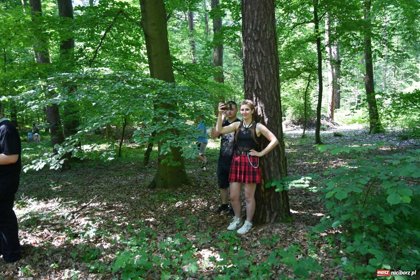 Zdjęcie w galerii na portalu naszraciborz.pl: Walczą, pichcą i handlują. Festiwal średniowieczny w Raciborzu wiadomości z regionu