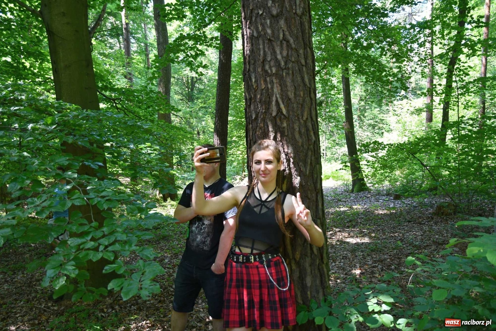 Zdjęcie w galerii na portalu naszraciborz.pl: Walczą, pichcą i handlują. Festiwal średniowieczny w Raciborzu wiadomości z regionu