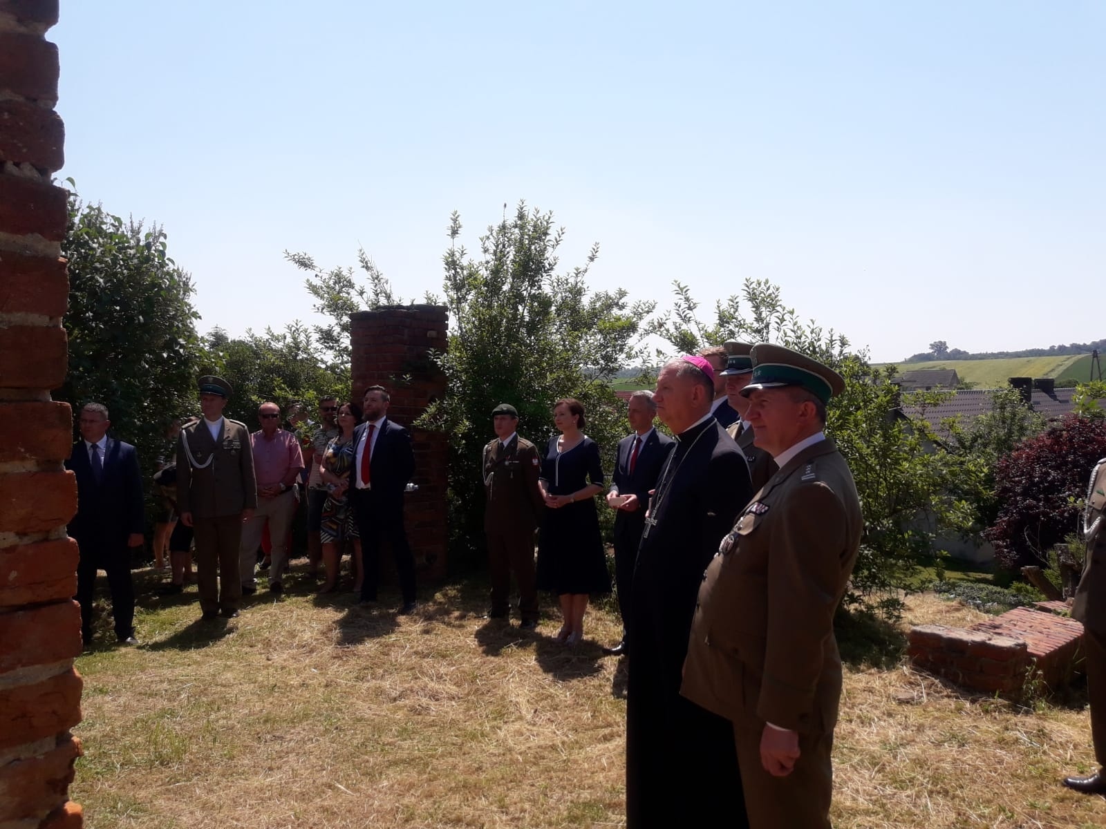 Zdjęcie w galerii na portalu naszraciborz.pl: Biskup polowy Wojska Polskiego w Strzybniku wiadomości z regionu