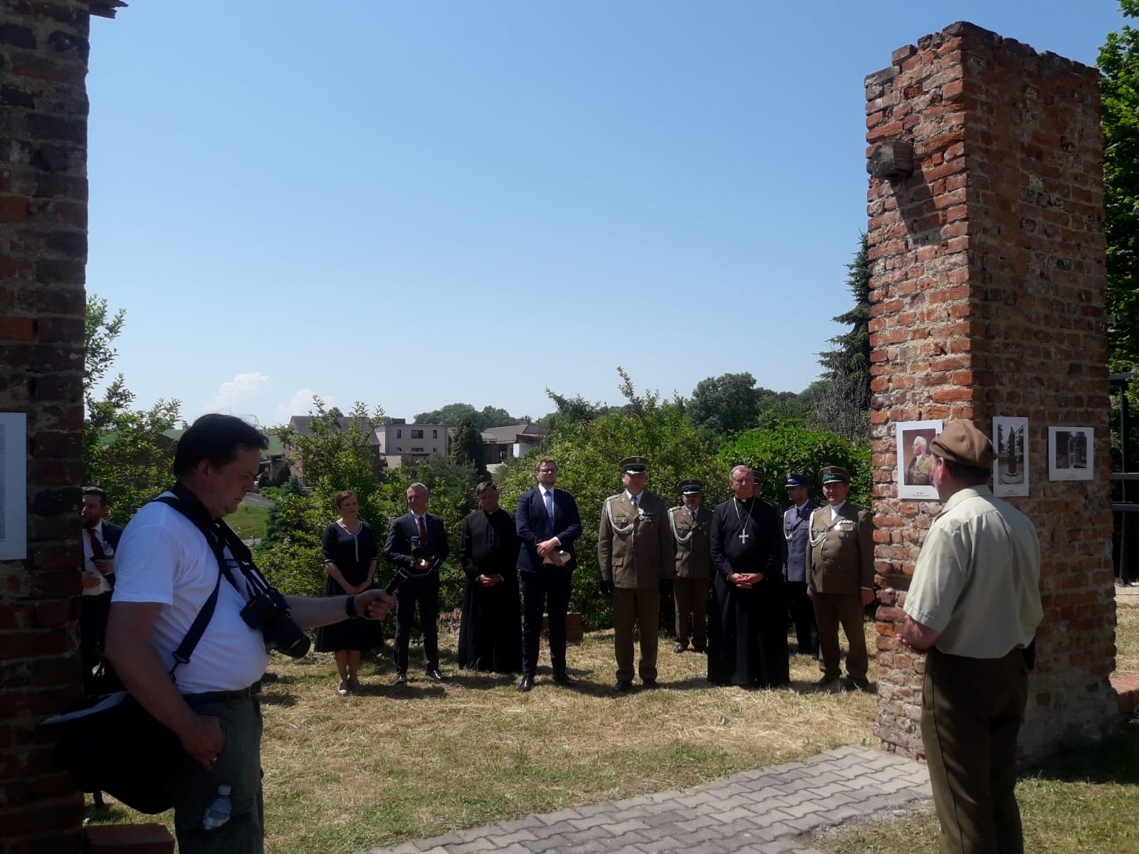 Zdjęcie w galerii na portalu naszraciborz.pl: Biskup polowy Wojska Polskiego w Strzybniku wiadomości z regionu