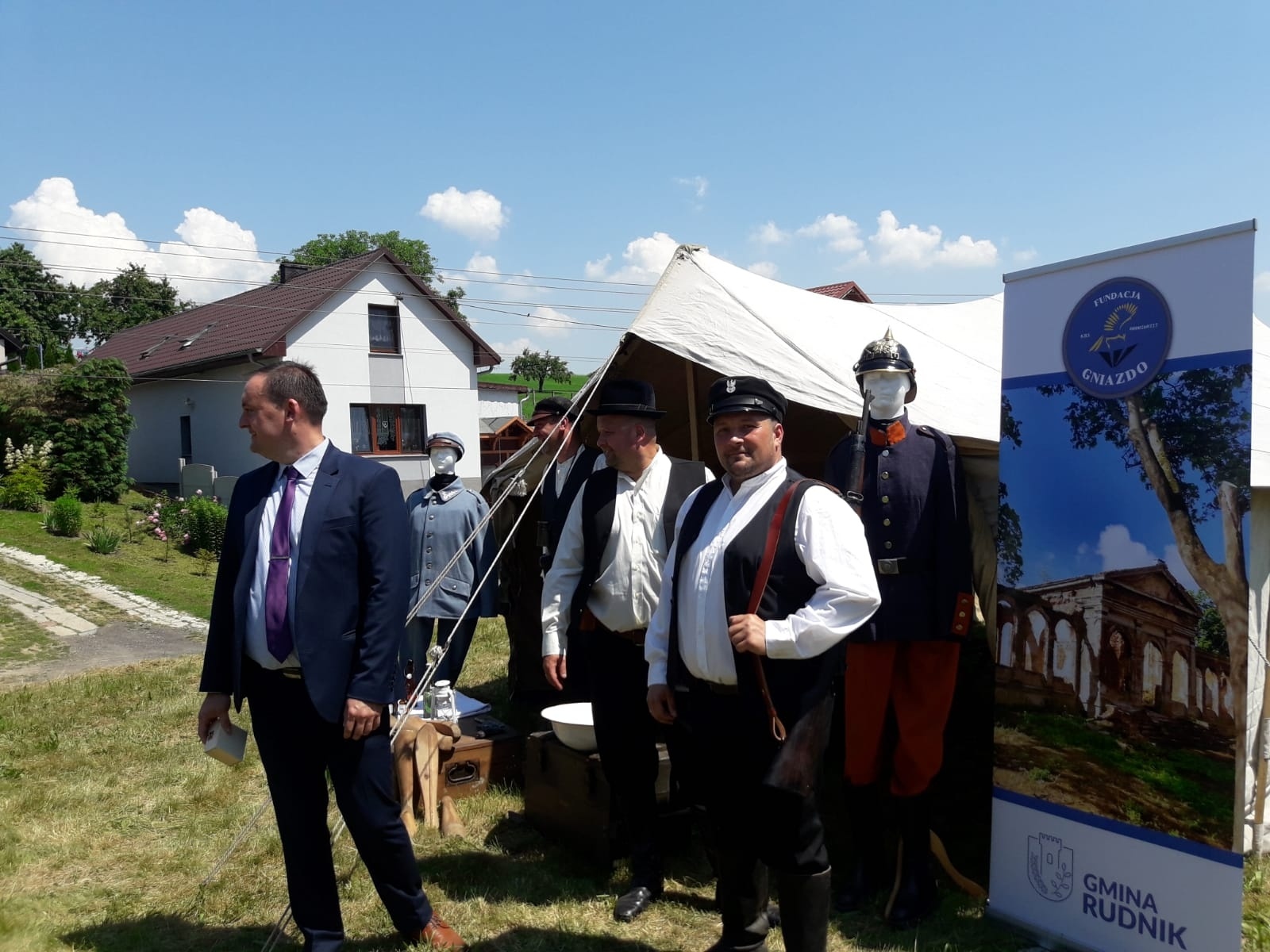 Zdjęcie w galerii na portalu naszraciborz.pl: Biskup polowy Wojska Polskiego w Strzybniku wiadomości z regionu