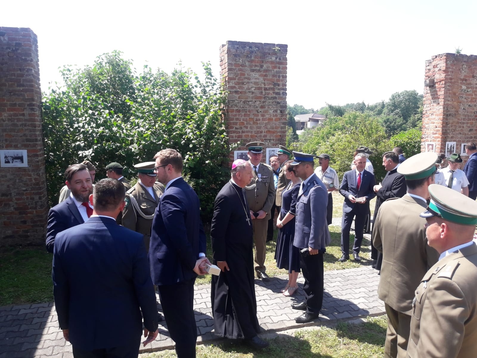 Zdjęcie w galerii na portalu naszraciborz.pl: Biskup polowy Wojska Polskiego w Strzybniku wiadomości z regionu