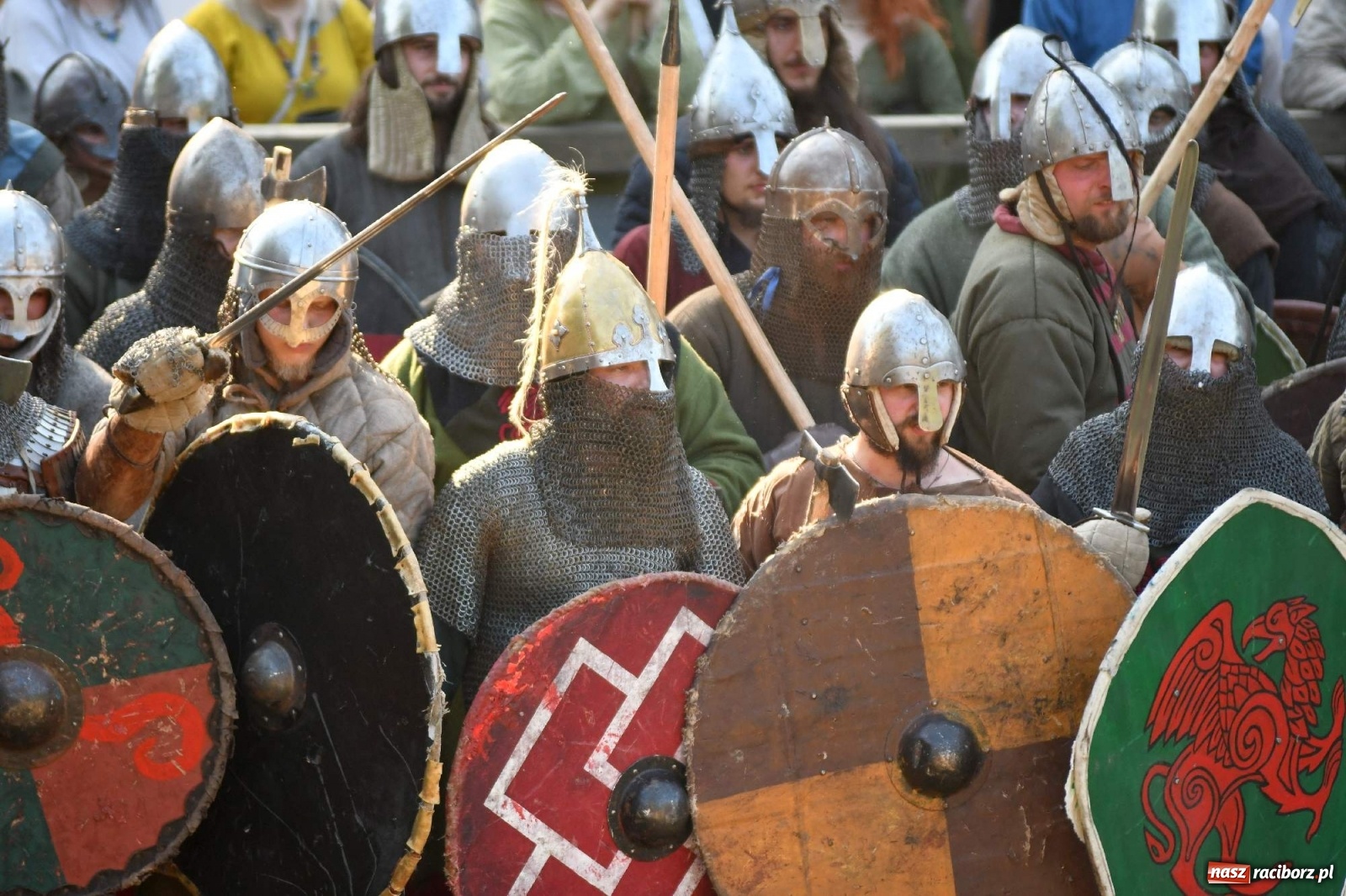 Zdjęcie w galerii na portalu naszraciborz.pl: Wielka bitwa wojów pod raciborskim grodem [WIDEO] wiadomości z regionu