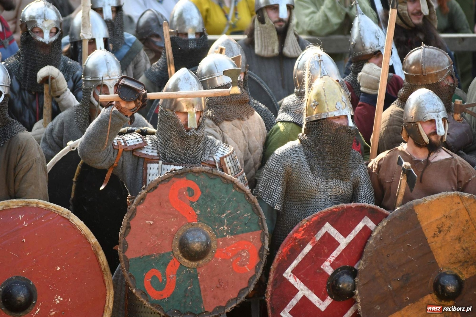 Zdjęcie w galerii na portalu naszraciborz.pl: Wielka bitwa wojów pod raciborskim grodem [WIDEO] wiadomości z regionu