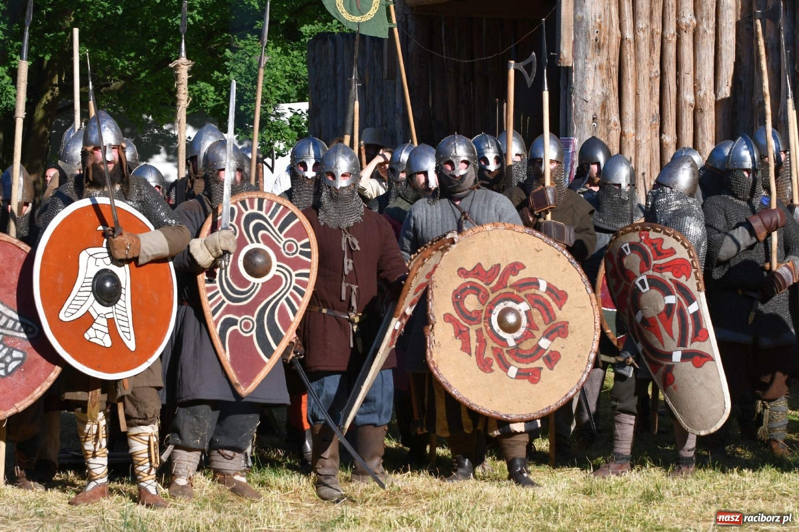 Zdjęcie w galerii na portalu naszraciborz.pl: Wielka bitwa wojów pod raciborskim grodem [WIDEO] wiadomości z regionu