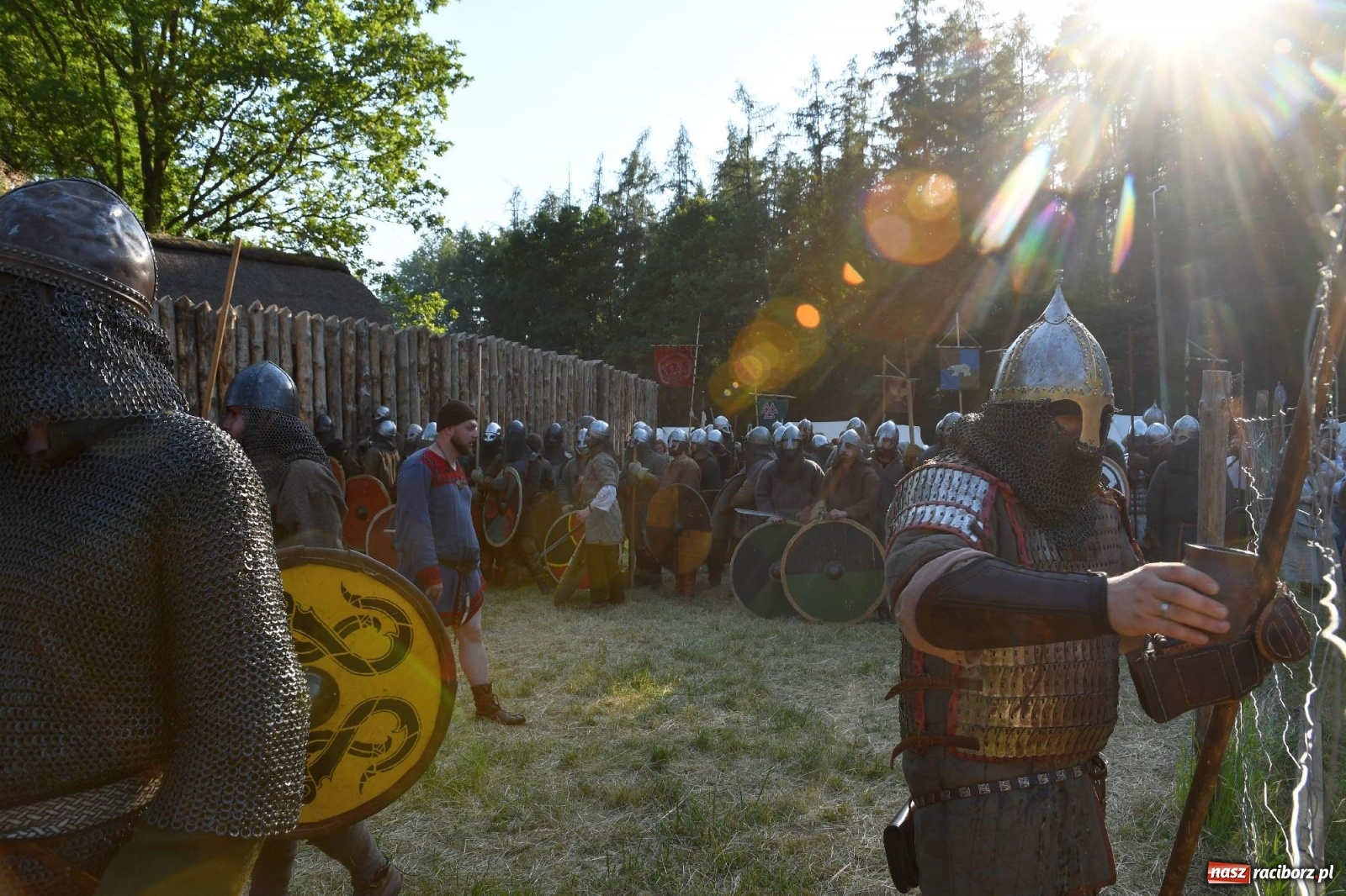 Zdjęcie w galerii na portalu naszraciborz.pl: Wielka bitwa wojów pod raciborskim grodem [WIDEO] wiadomości z regionu