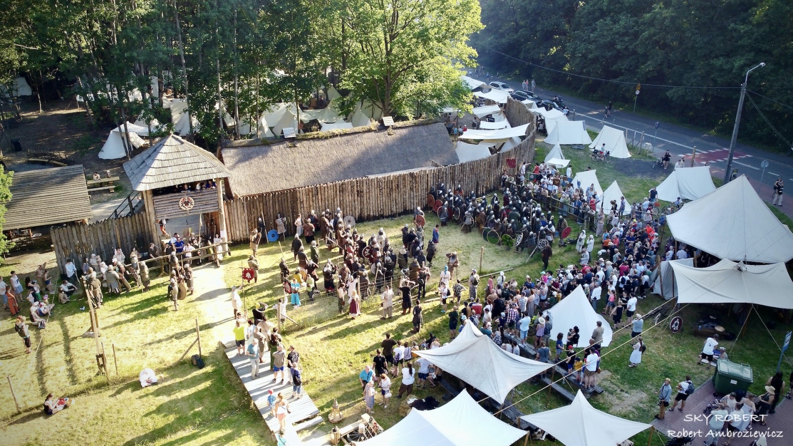 Zdjęcie w galerii na portalu naszraciborz.pl: Raciborska bitwa wojów okien drona [FOTO i WIDEO] wiadomości z regionu