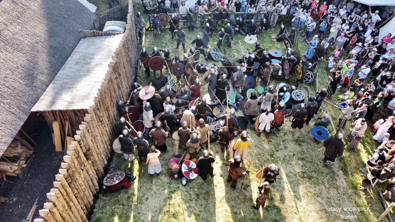 Zdjęcie w galerii na portalu naszraciborz.pl: Raciborska bitwa wojów okien drona [FOTO i WIDEO] wiadomości z regionu