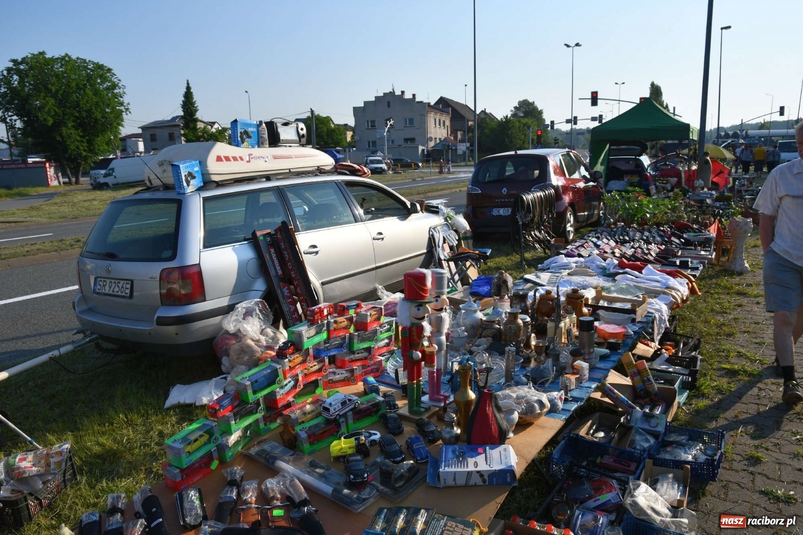 Zdjęcie w galerii na portalu naszraciborz.pl: Jarmark w Chałupkach. Sprzedający nie zawiedli [WIDEO] wiadomości z regionu