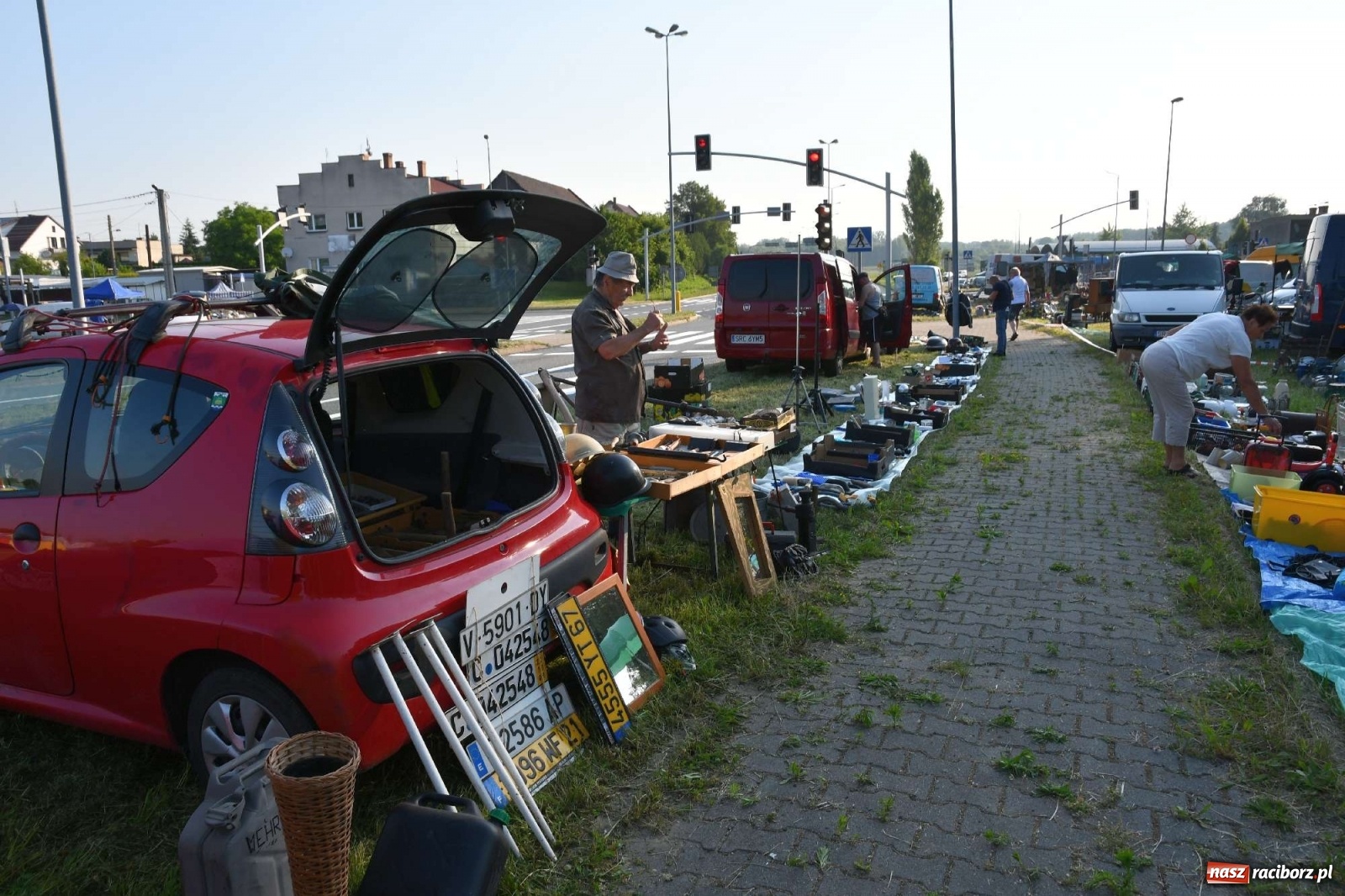 Zdjęcie w galerii na portalu naszraciborz.pl: Jarmark w Chałupkach. Sprzedający nie zawiedli [WIDEO] wiadomości z regionu