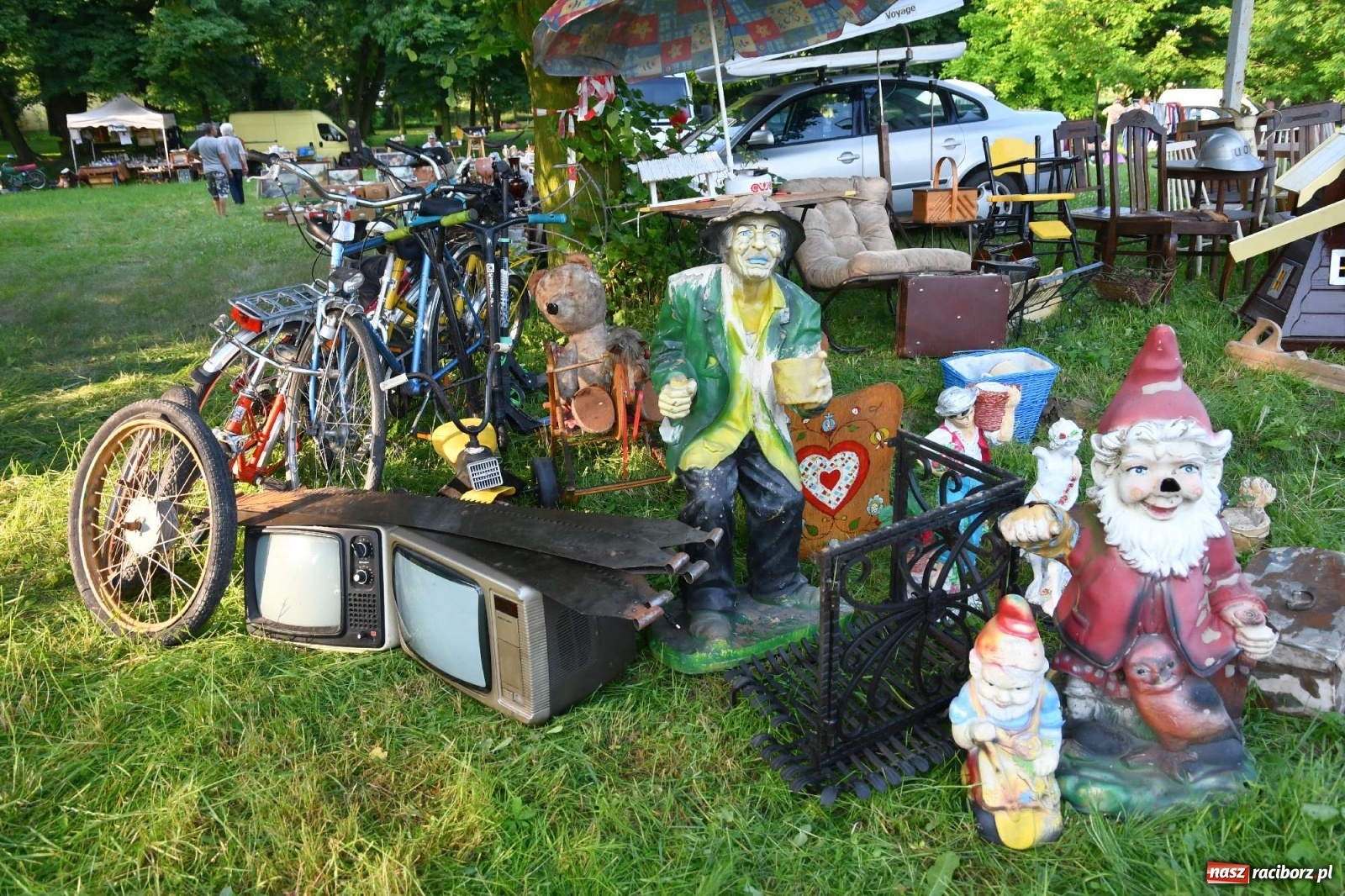 Zdjęcie w galerii na portalu naszraciborz.pl: Jarmark w Chałupkach. Sprzedający nie zawiedli [WIDEO] wiadomości z regionu