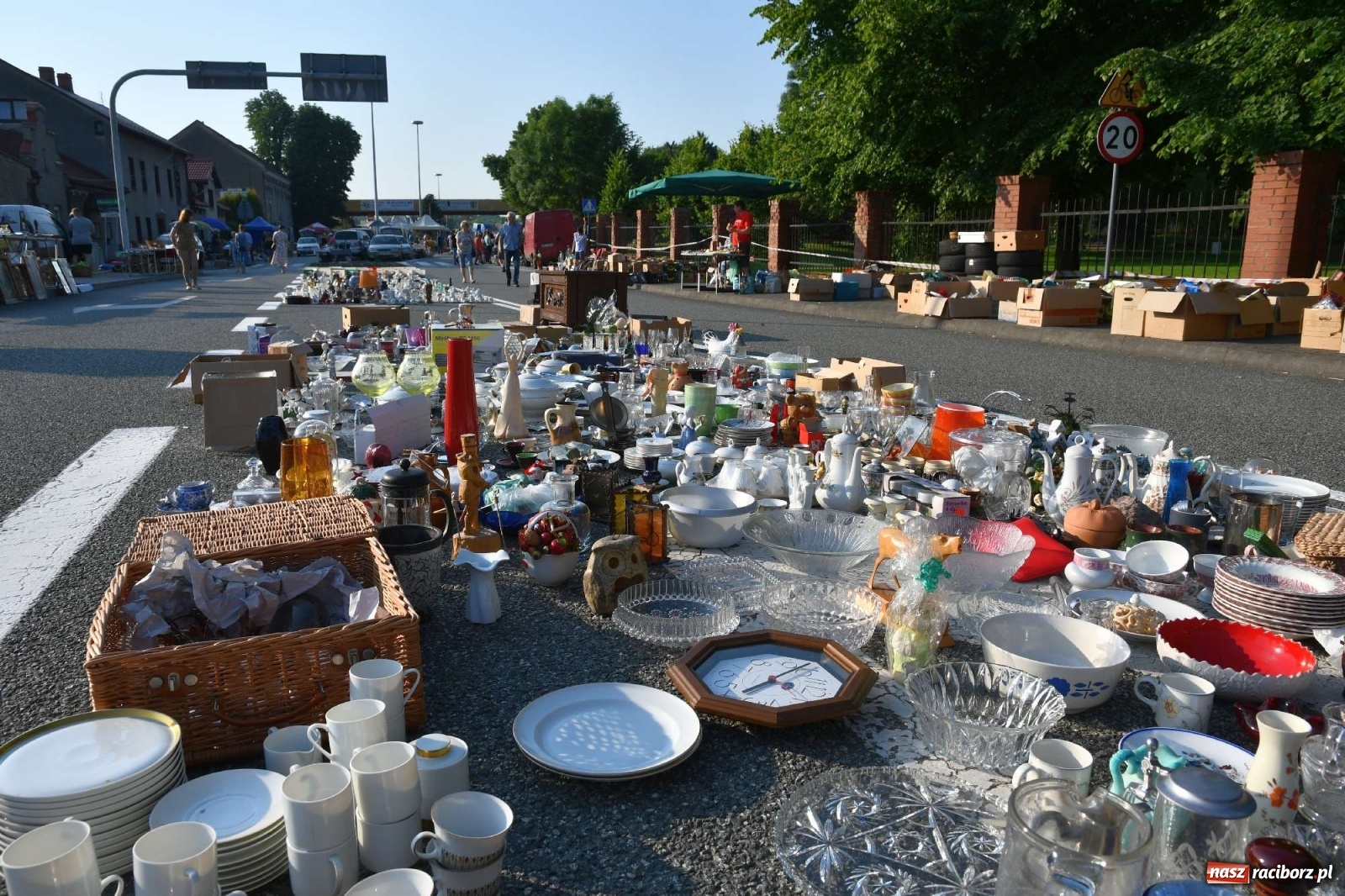 Zdjęcie w galerii na portalu naszraciborz.pl: Jarmark w Chałupkach. Sprzedający nie zawiedli [WIDEO] wiadomości z regionu