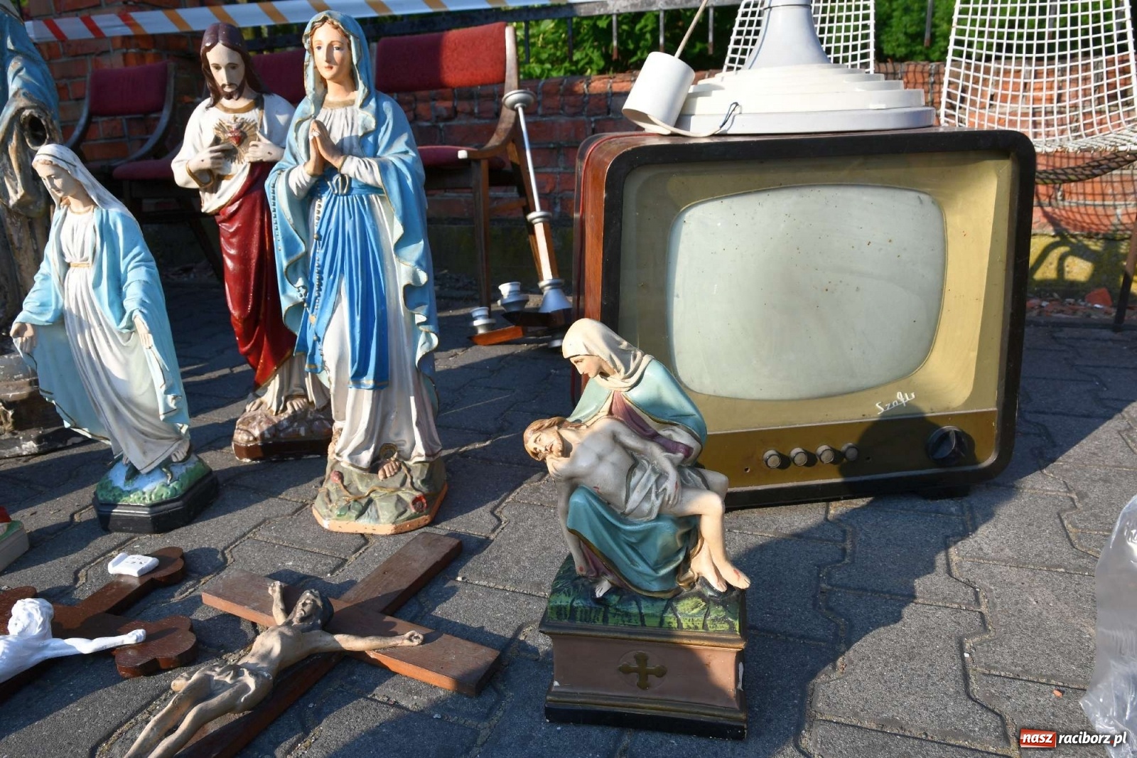 Zdjęcie w galerii na portalu naszraciborz.pl: Jarmark w Chałupkach. Sprzedający nie zawiedli [WIDEO] wiadomości z regionu