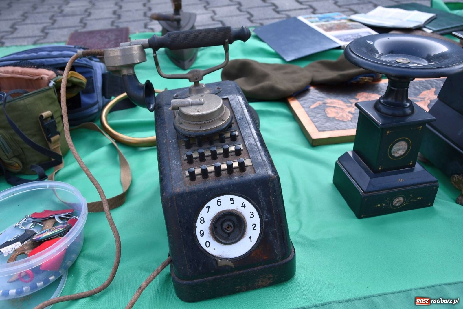 Zdjęcie w galerii na portalu naszraciborz.pl: Jarmark w Chałupkach. Sprzedający nie zawiedli [WIDEO] wiadomości z regionu