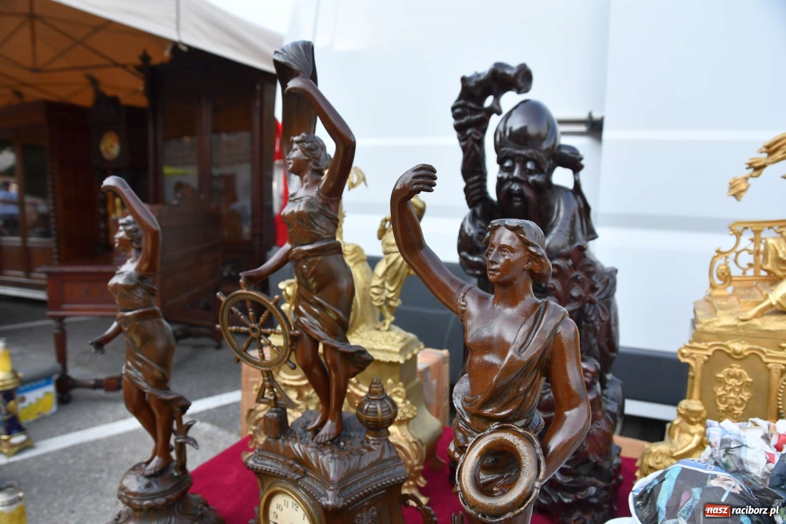 Zdjęcie w galerii na portalu naszraciborz.pl: Jarmark w Chałupkach. Sprzedający nie zawiedli [WIDEO] wiadomości z regionu