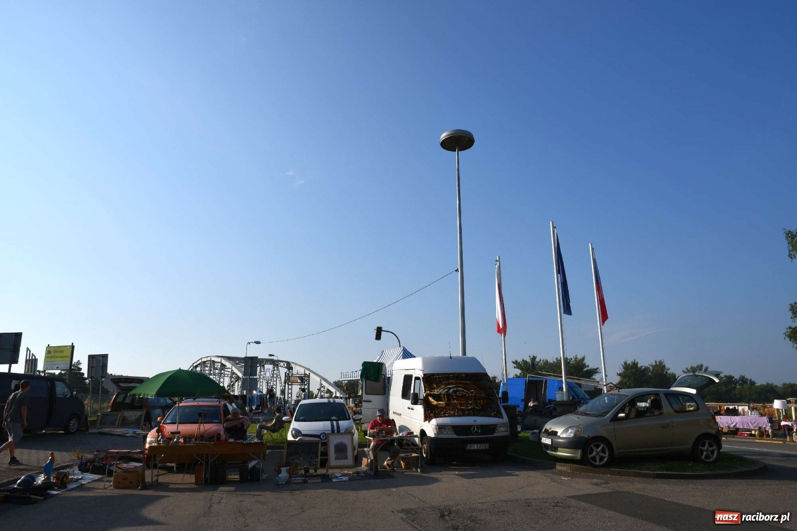 Zdjęcie w galerii na portalu naszraciborz.pl: Jarmark w Chałupkach. Sprzedający nie zawiedli [WIDEO] wiadomości z regionu