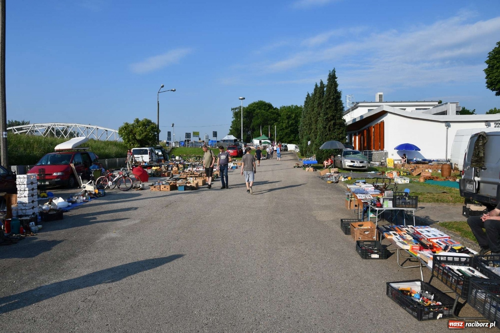 Zdjęcie w galerii na portalu naszraciborz.pl: Jarmark w Chałupkach. Sprzedający nie zawiedli [WIDEO] wiadomości z regionu