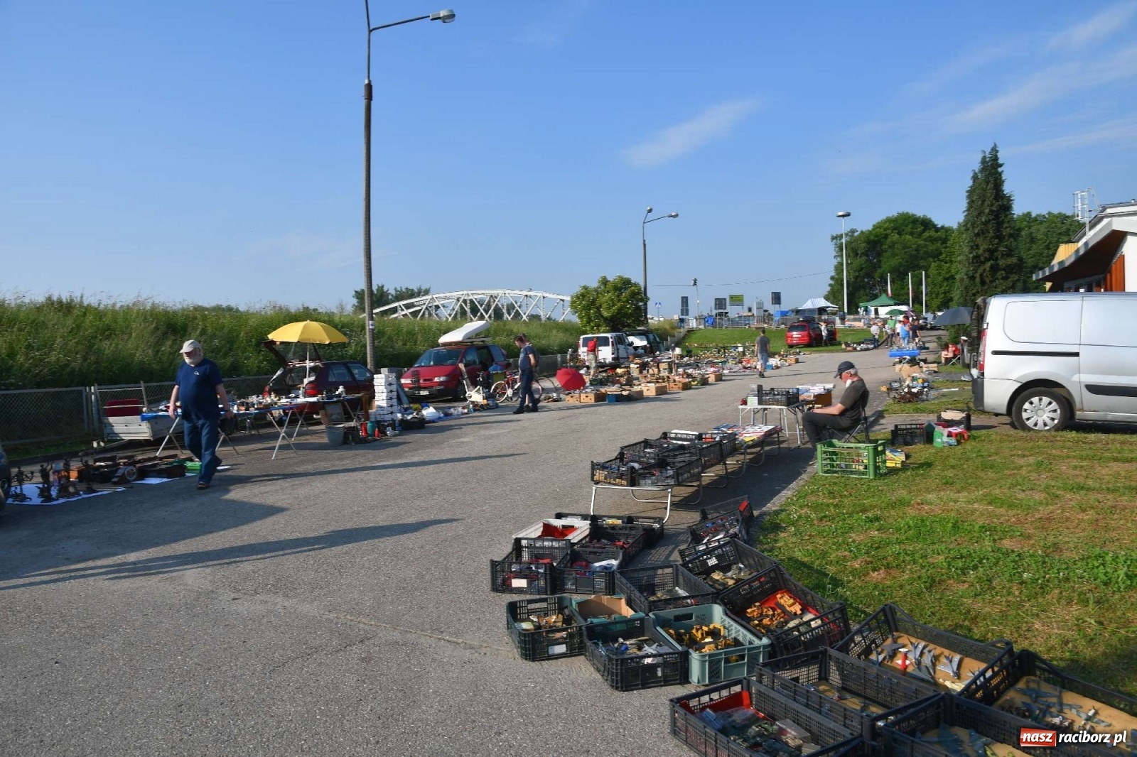 Zdjęcie w galerii na portalu naszraciborz.pl: Jarmark w Chałupkach. Sprzedający nie zawiedli [WIDEO] wiadomości z regionu