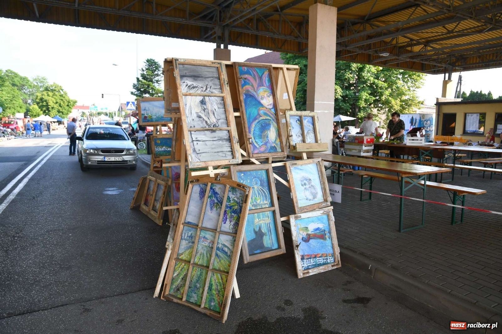 Zdjęcie w galerii na portalu naszraciborz.pl: Jarmark w Chałupkach. Sprzedający nie zawiedli [WIDEO] wiadomości z regionu