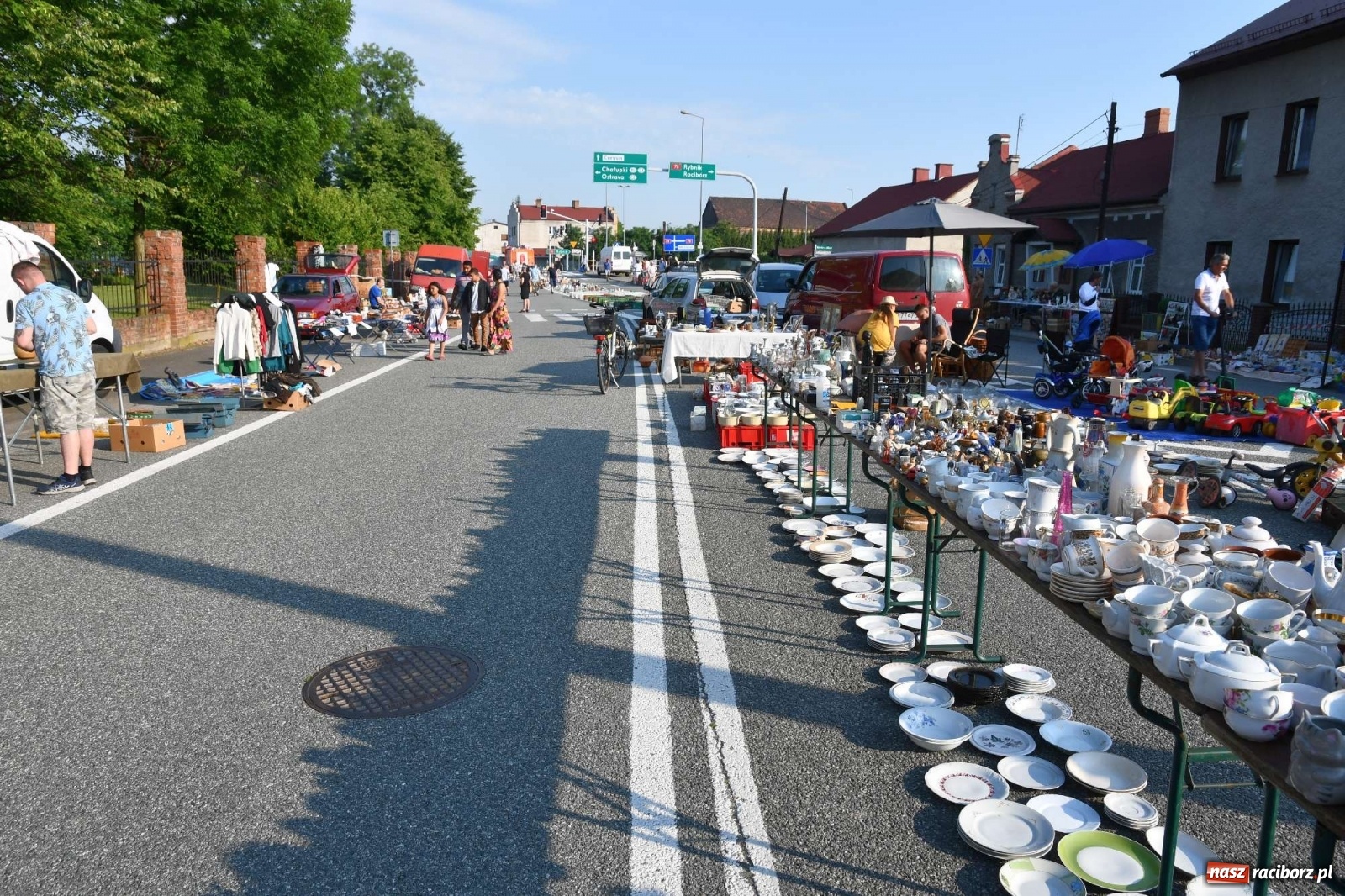 Zdjęcie w galerii na portalu naszraciborz.pl: Jarmark w Chałupkach. Sprzedający nie zawiedli [WIDEO] wiadomości z regionu