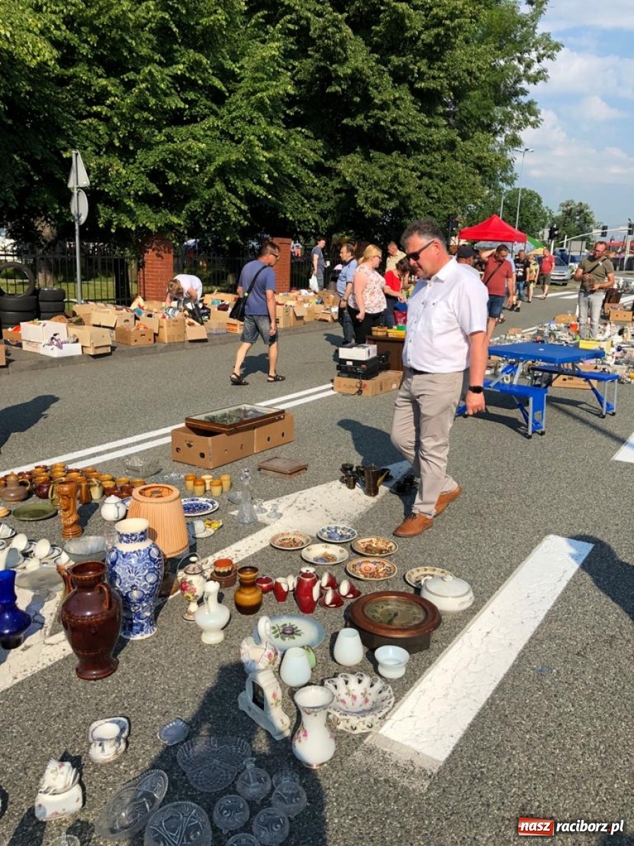 Zdjęcie w galerii na portalu naszraciborz.pl: Jarmark w Chałupkach. Sprzedający nie zawiedli [WIDEO] wiadomości z regionu
