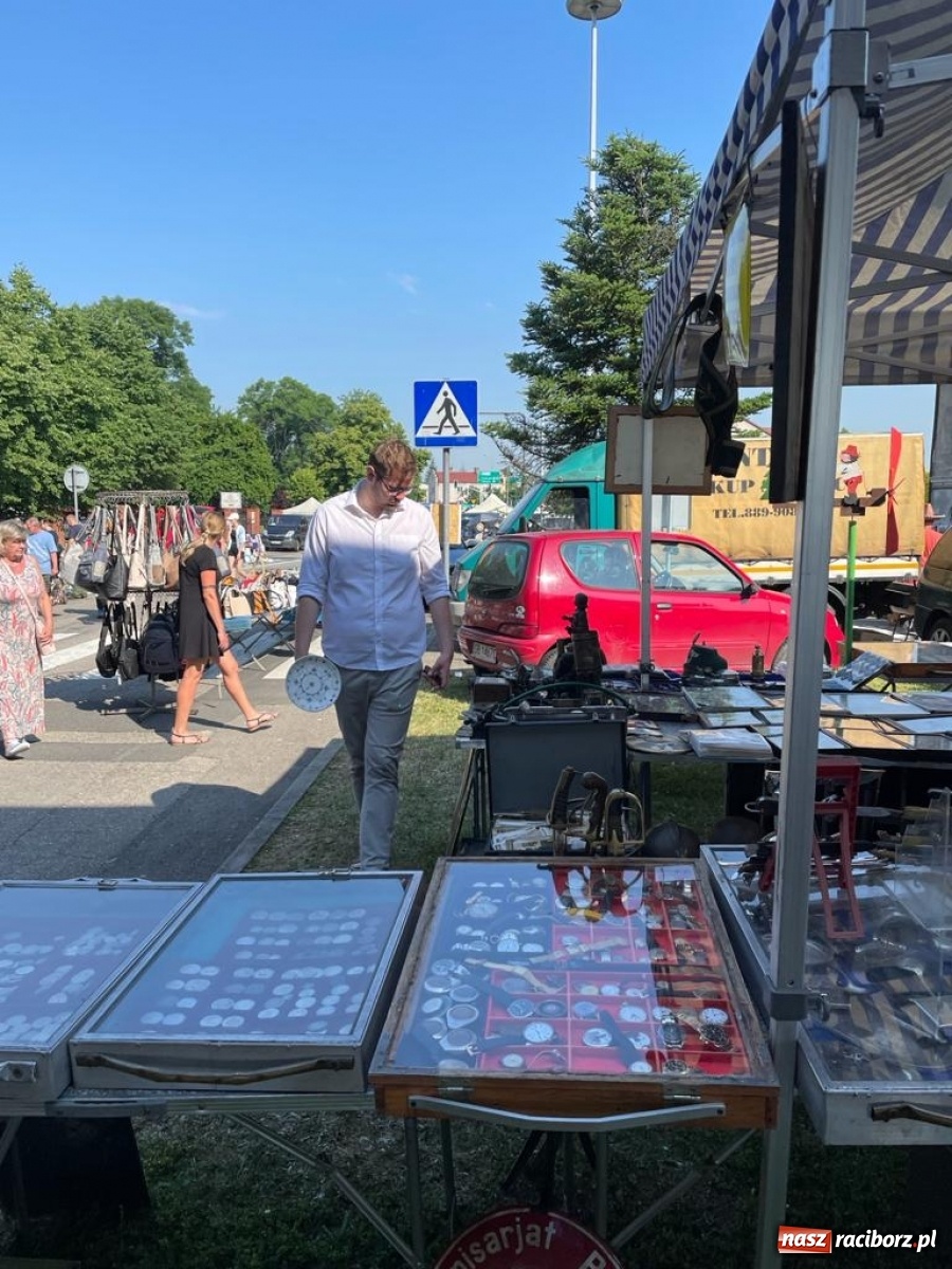 Zdjęcie w galerii na portalu naszraciborz.pl: Jarmark w Chałupkach. Sprzedający nie zawiedli [WIDEO] wiadomości z regionu