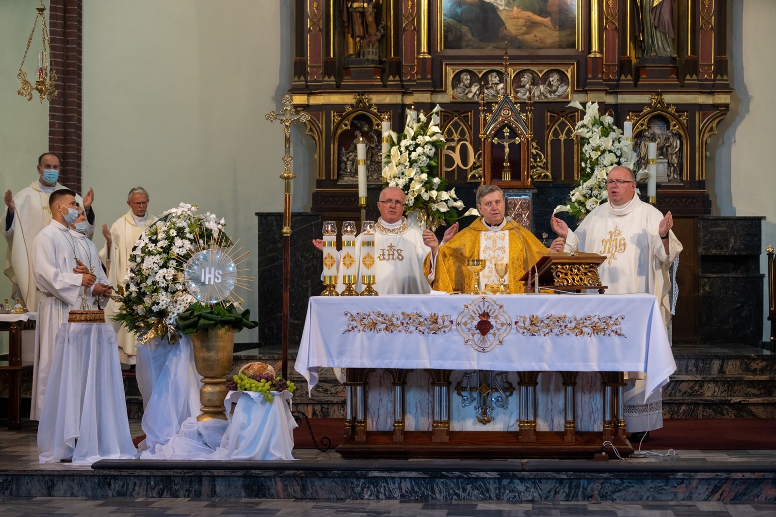 Zdjęcie w galerii na portalu naszraciborz.pl: Złoty jubileusz kapłaństwa ks. Henryka Rzegi wiadomości z regionu