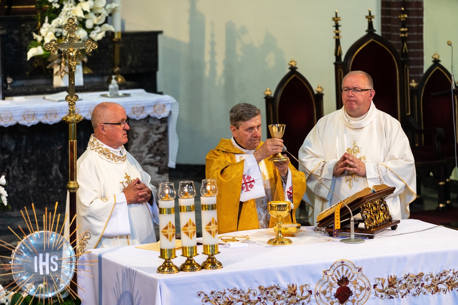 Zdjęcie w galerii na portalu naszraciborz.pl: Złoty jubileusz kapłaństwa ks. Henryka Rzegi wiadomości z regionu