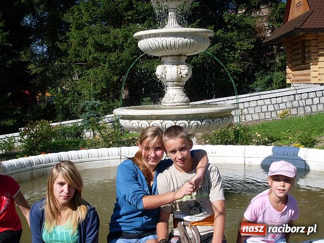 Zdjęcie w galerii na portalu naszraciborz.pl: Przyjęli pod swój dach 21 dzieci wiadomości z regionu