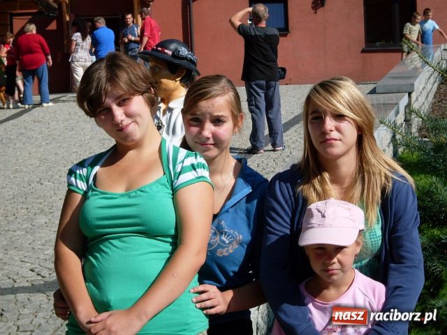 Zdjęcie w galerii na portalu naszraciborz.pl: Przyjęli pod swój dach 21 dzieci wiadomości z regionu