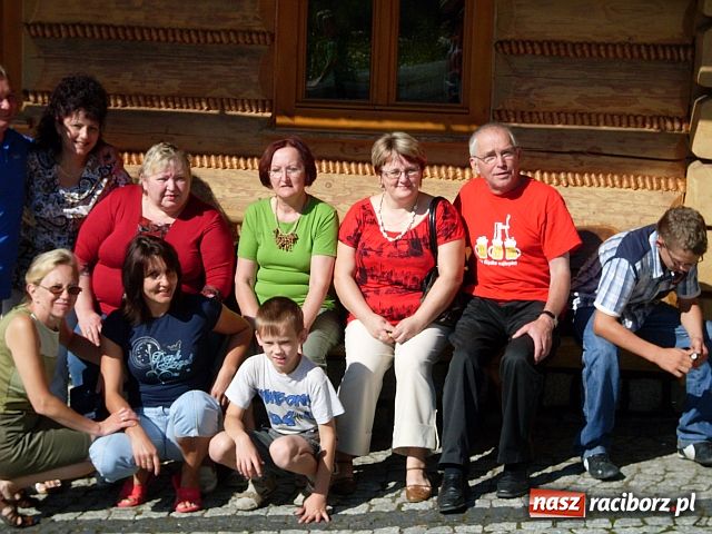 Zdjęcie w galerii na portalu naszraciborz.pl: Przyjęli pod swój dach 21 dzieci wiadomości z regionu