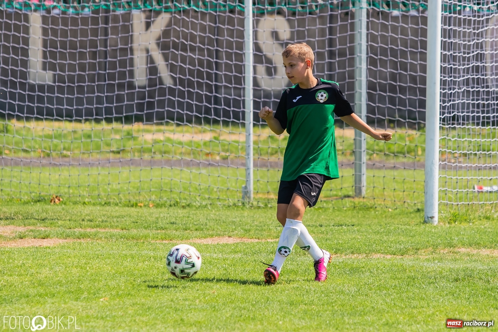 Zdjęcie w galerii na portalu naszraciborz.pl: Zacięta rywalizacja rocznika 2011. Ósma edycja Tworków Cup przeszła do historii [FOTO] wiadomości z regionu