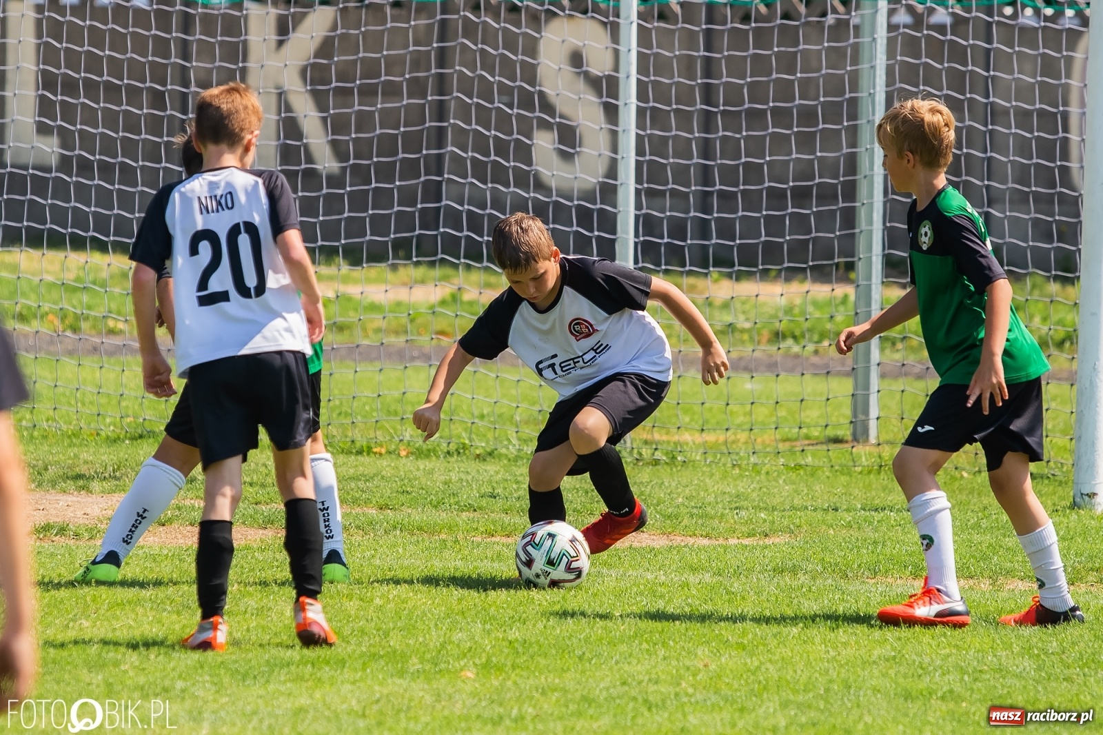 Zdjęcie w galerii na portalu naszraciborz.pl: Zacięta rywalizacja rocznika 2011. Ósma edycja Tworków Cup przeszła do historii [FOTO] wiadomości z regionu