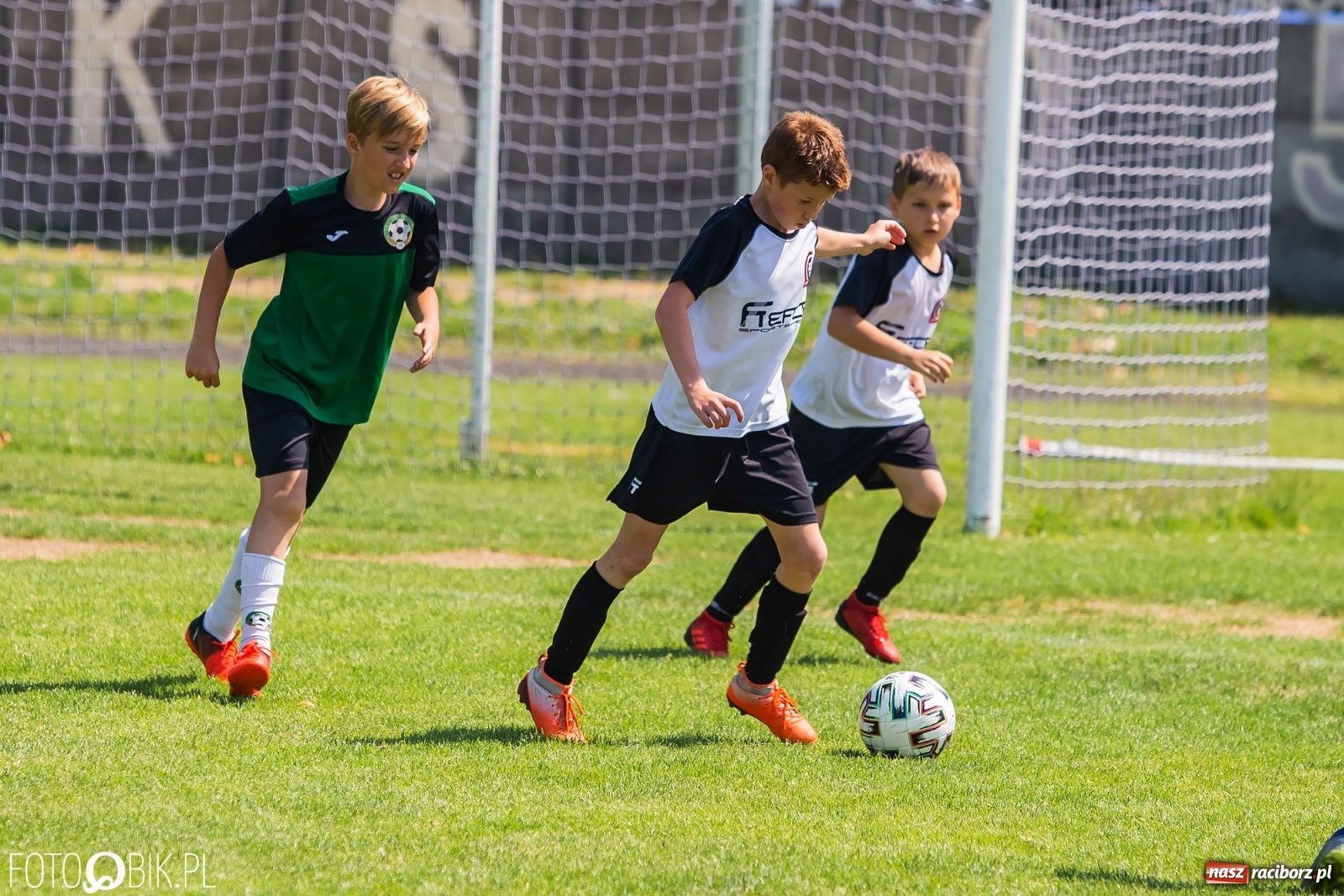 Zdjęcie w galerii na portalu naszraciborz.pl: Zacięta rywalizacja rocznika 2011. Ósma edycja Tworków Cup przeszła do historii [FOTO] wiadomości z regionu