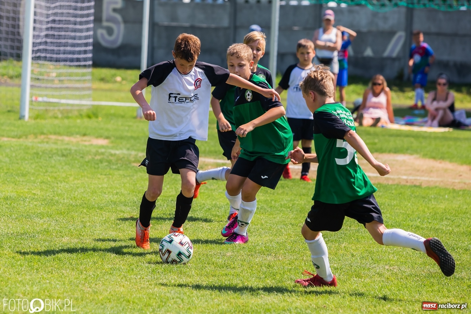 Zdjęcie w galerii na portalu naszraciborz.pl: Zacięta rywalizacja rocznika 2011. Ósma edycja Tworków Cup przeszła do historii [FOTO] wiadomości z regionu