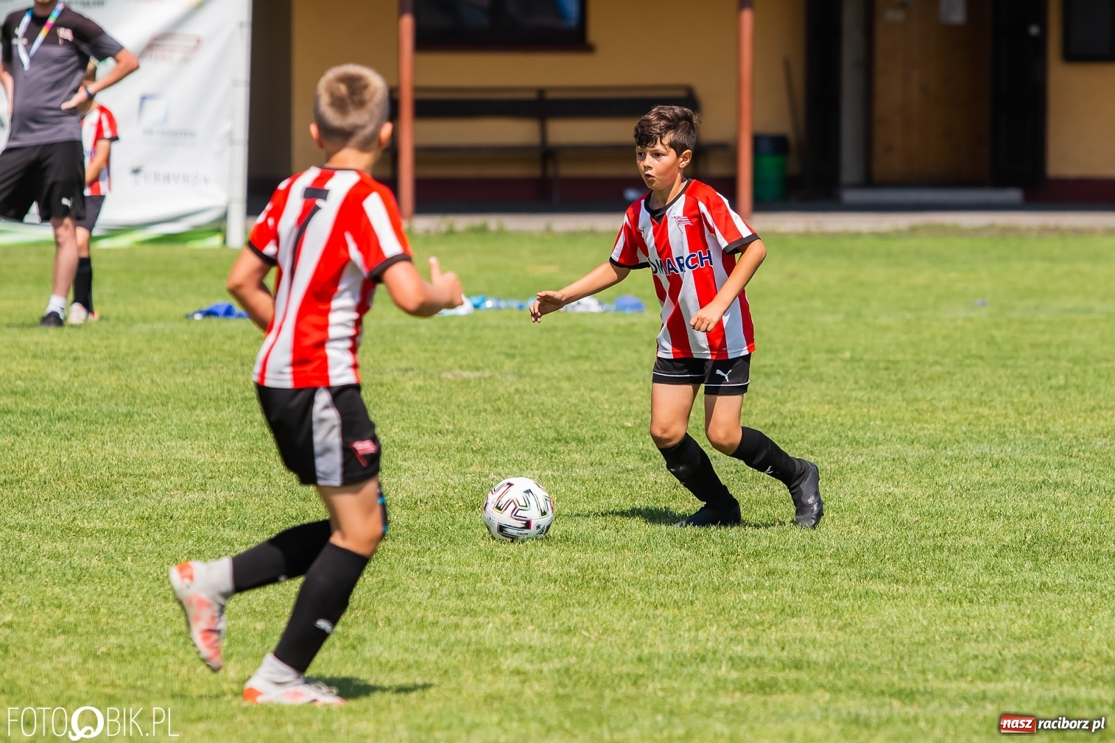 Zdjęcie w galerii na portalu naszraciborz.pl: Zacięta rywalizacja rocznika 2011. Ósma edycja Tworków Cup przeszła do historii [FOTO] wiadomości z regionu