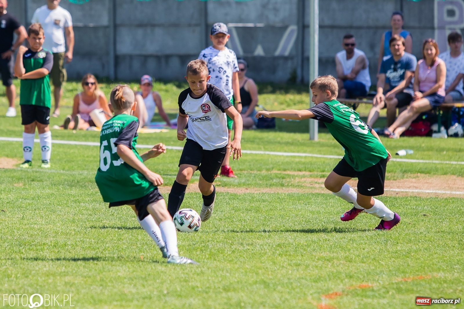 Zdjęcie w galerii na portalu naszraciborz.pl: Zacięta rywalizacja rocznika 2011. Ósma edycja Tworków Cup przeszła do historii [FOTO] wiadomości z regionu