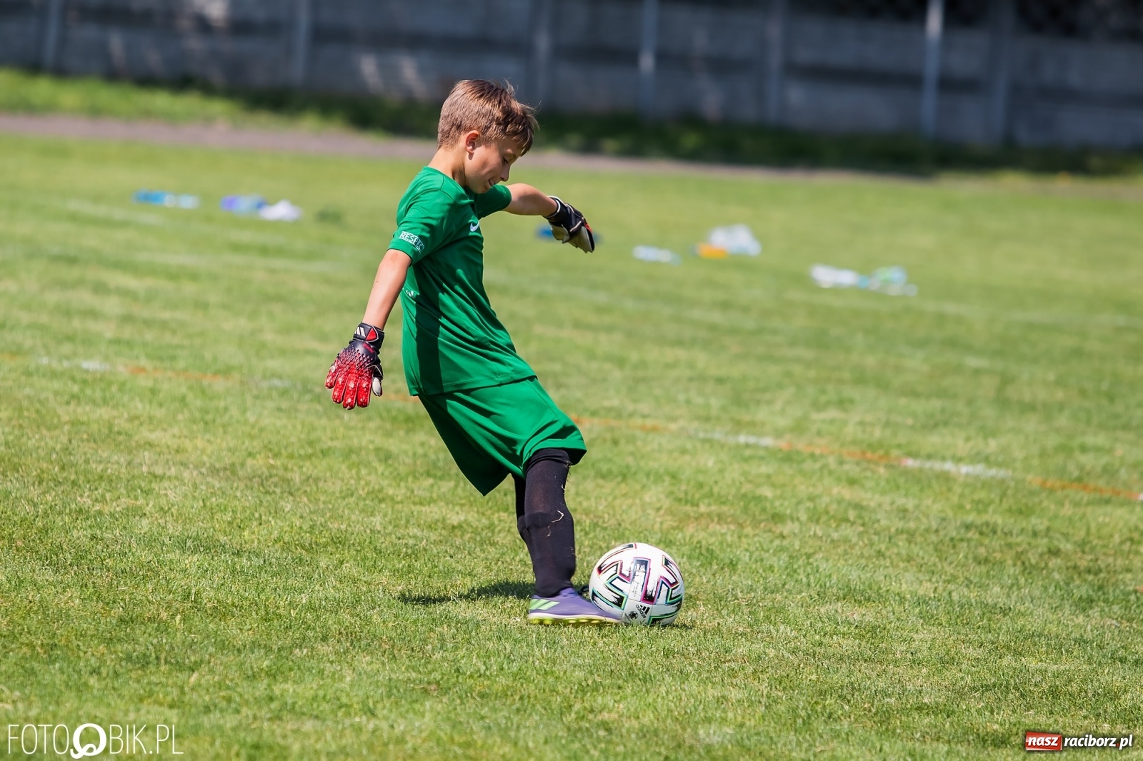 Zdjęcie w galerii na portalu naszraciborz.pl: Zacięta rywalizacja rocznika 2011. Ósma edycja Tworków Cup przeszła do historii [FOTO] wiadomości z regionu