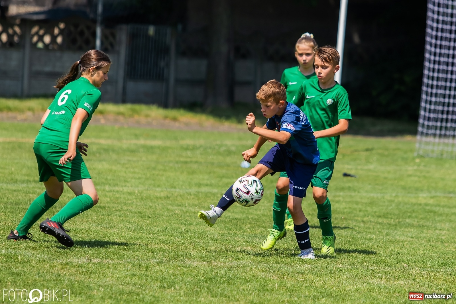 Zdjęcie w galerii na portalu naszraciborz.pl: Zacięta rywalizacja rocznika 2011. Ósma edycja Tworków Cup przeszła do historii [FOTO] wiadomości z regionu