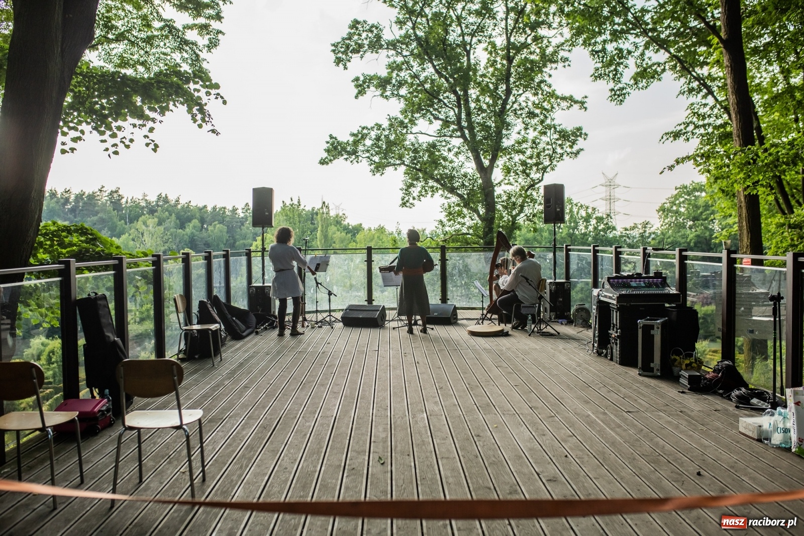 Zdjęcie w galerii na portalu naszraciborz.pl: Koncert Open Folk-Dancerye w zaczarowanym ogrodzie wiadomości z regionu
